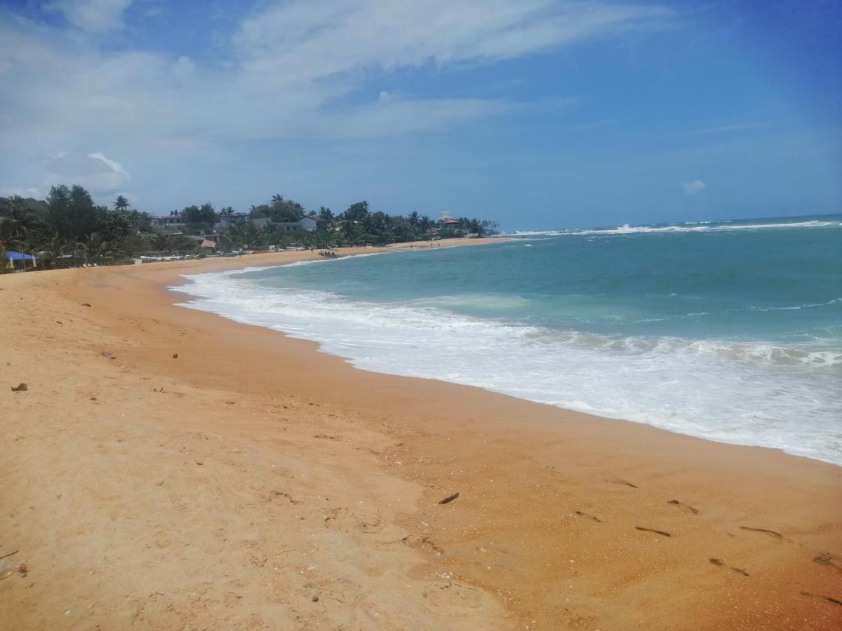 Rainbowswell Beach Resort Unawatuna Buitenkant foto