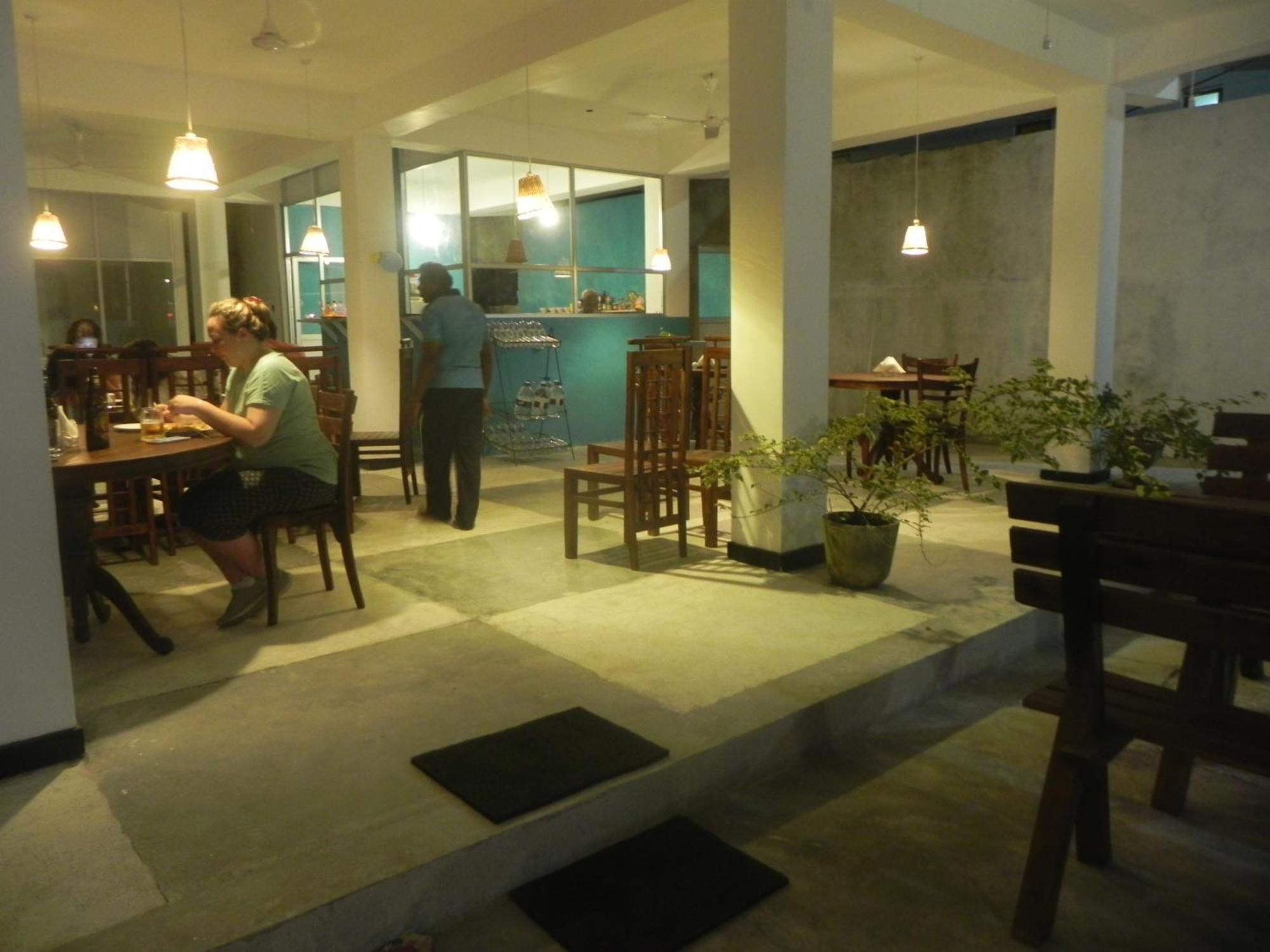 Rainbowswell Beach Resort Unawatuna Buitenkant foto