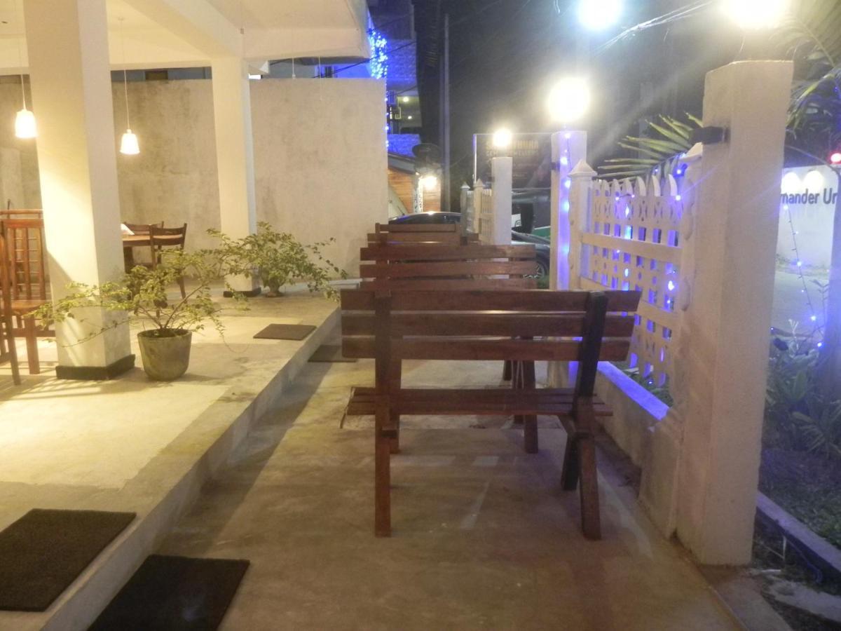 Rainbowswell Beach Resort Unawatuna Buitenkant foto